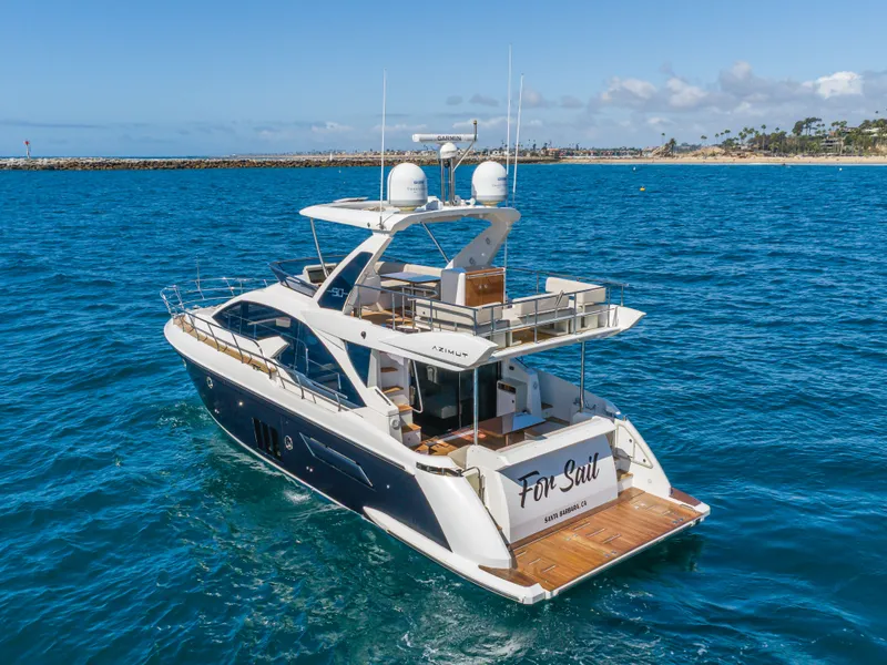 Slide: The Image of Luxury yacht Azimut 50 Fly 2015 on open sea. - 12