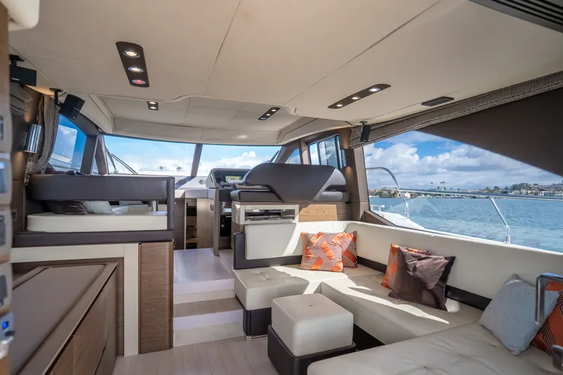Slide: The Image of Interior of 2015 Azimut 50 Fly yacht with modern design. - 20