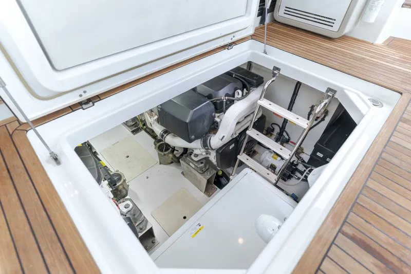 Slide: The Image of Azimut 50 fly 2015 - 52