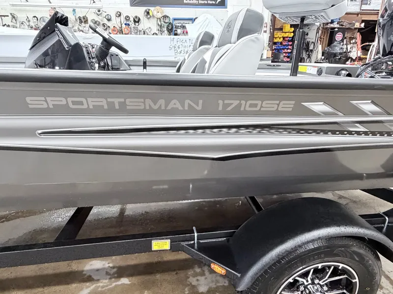 Slide: The Image of G3 Sportsman 1710 SE 2026 - 35