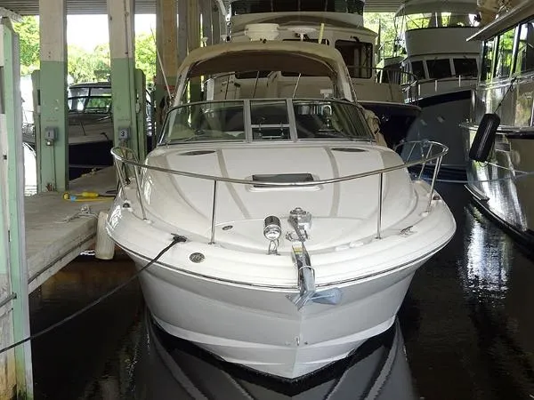 Slide: The Image of Sea Ray 32 DA CLEAN 2004 - 3