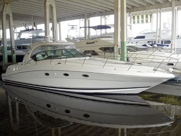 Slide: The Image of Sea Ray 42 DA LOW HOURS 2005 - 0