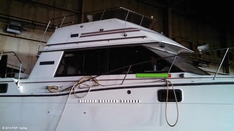 Slide: The Image of Carver Yachts 3207 Aft Cabin 1986 - 2