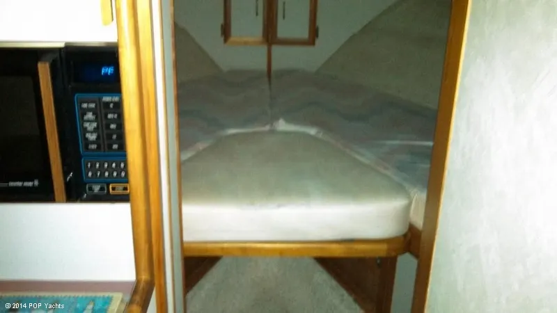 Slide: The Image of Carver Yachts 3207 Aft Cabin 1986 - 7