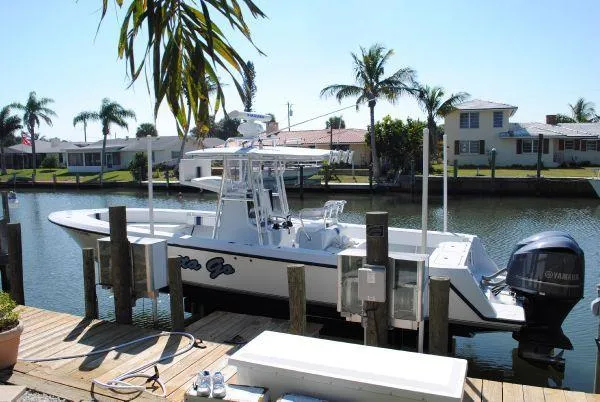 Slide: The Image of Contender 31 Center Console 2008 - 0