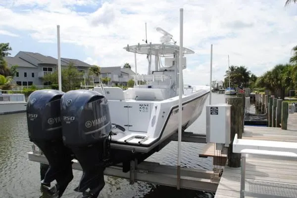 Slide: The Image of Contender 31 Center Console 2008 - 2