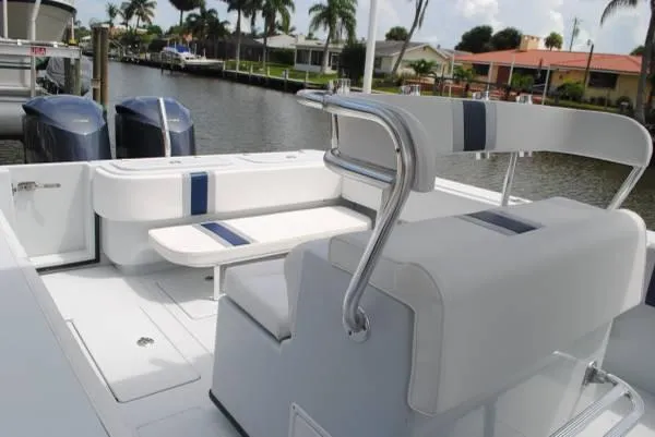 Slide: The Image of Contender 31 Center Console 2008 - 3