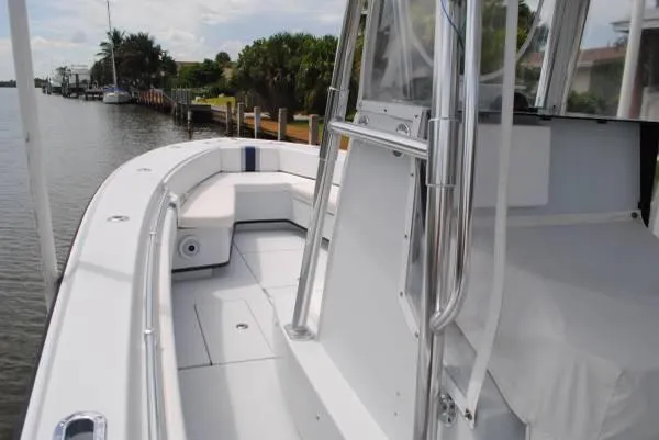 Slide: The Image of Contender 31 Center Console 2008 - 5