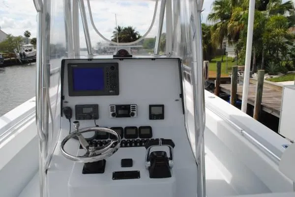 Slide: The Image of Contender 31 Center Console 2008 - 6