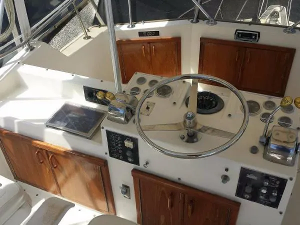 Slide: The Image of Hatteras 37 Convertible 1979 - 9