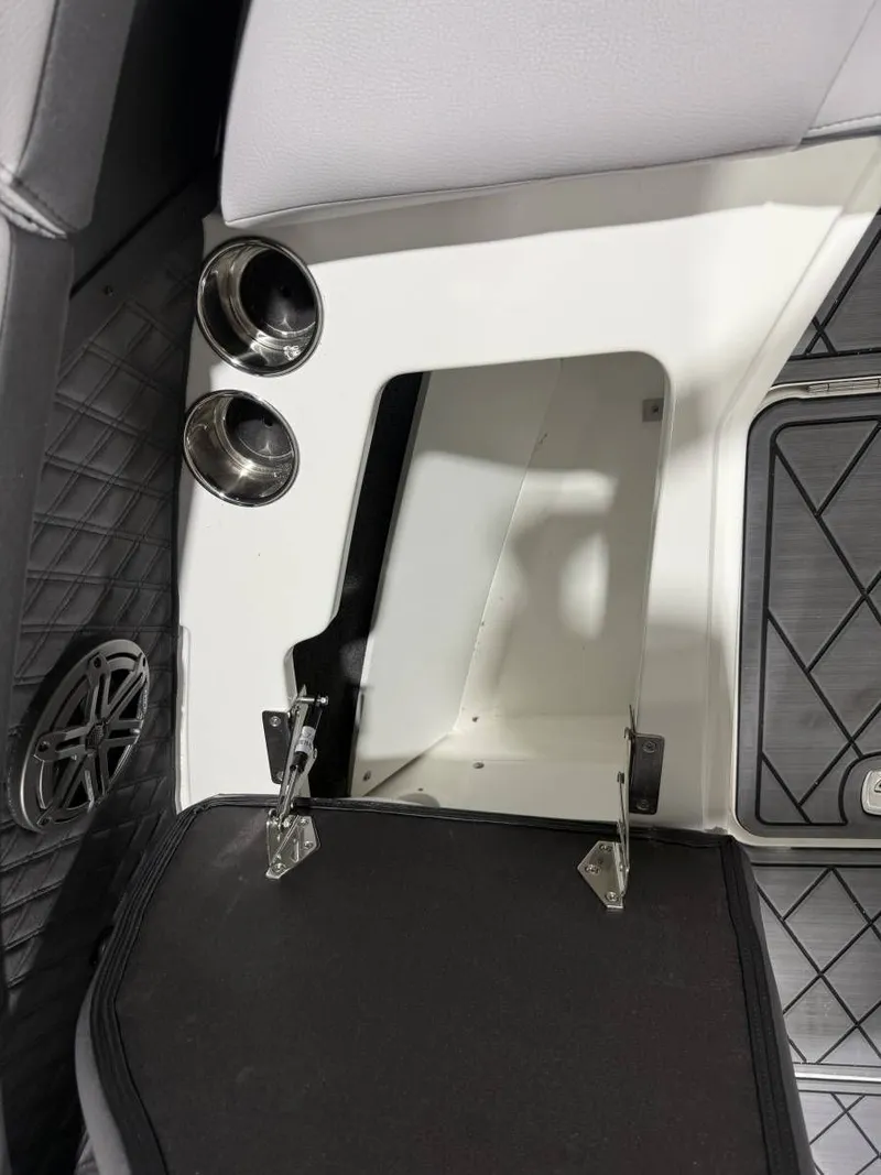 Slide: The Image of Cobalt R6 2026 - 10