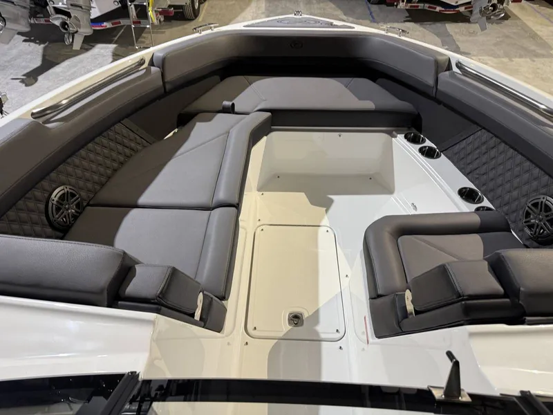 Slide: The Image of Cobalt R8 2026 - 14