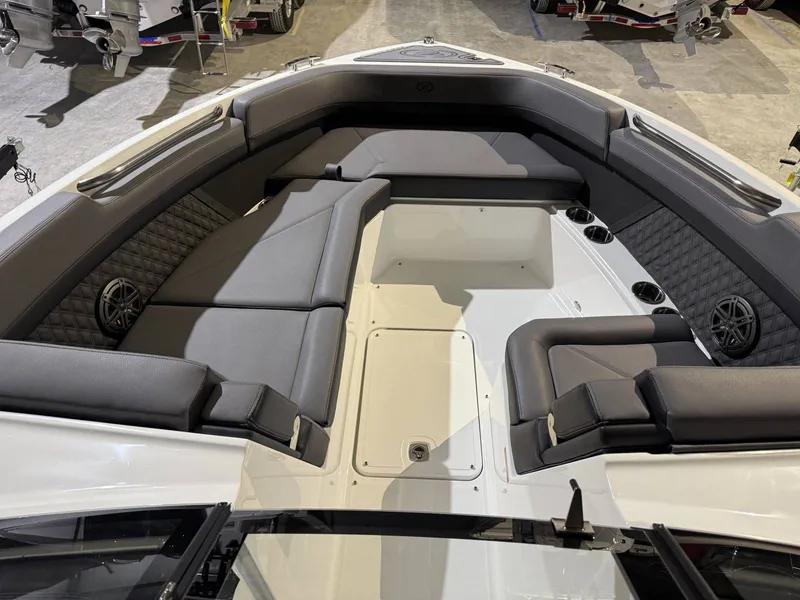 Slide: The Image of Cobalt R8 2026 - 16