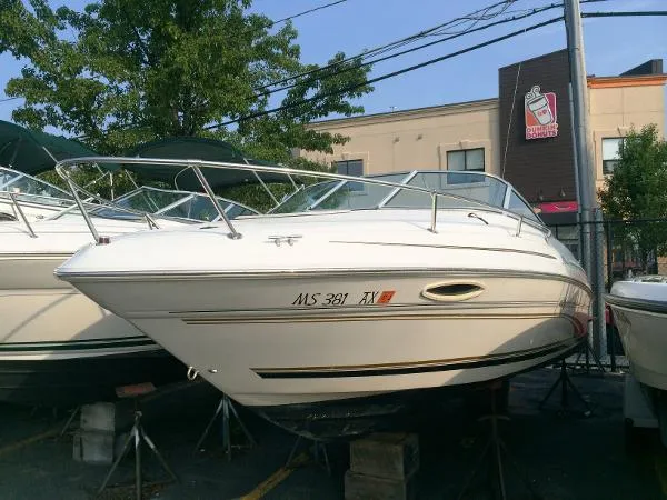 Slide: The Image of Sea Ray 215 Express Cruiser 2000 - 0