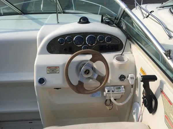 Slide: The Image of Sea Ray 215 Express Cruiser 2000 - 1
