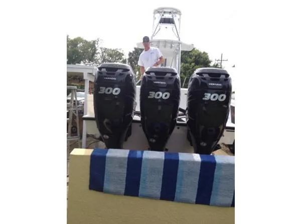 Slide: The Image of Contender 35 Center Console 2014 - 3