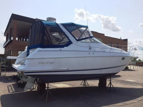 Slide: The Image of Chris-Craft 30 Crowne 1995 - 1