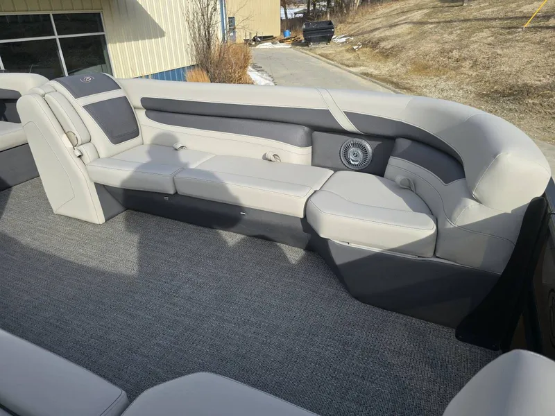 Slide: The Image of Barletta CABRIO C24Q 2025 - 10