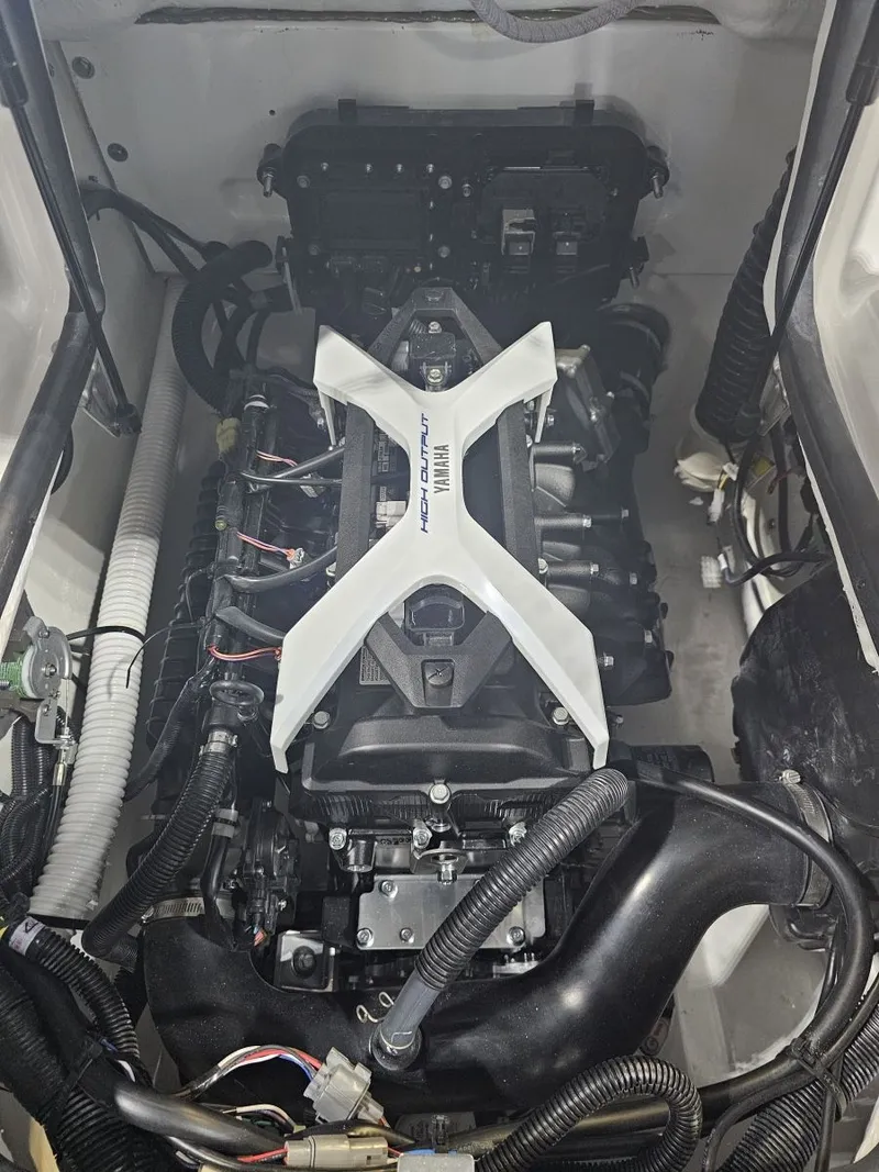 Slide: The Image of Yamaha AR190 2024 - 18