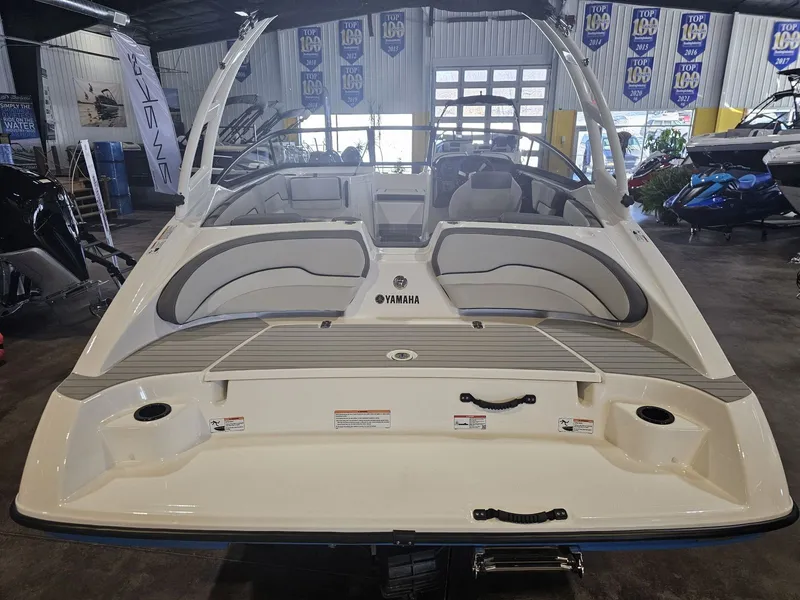 Slide: The Image of Yamaha AR190 2024 - 7