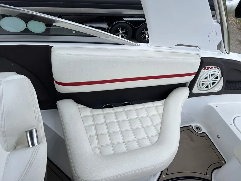 Slide: The Image of Cobalt R5 Surf 2018 - 10