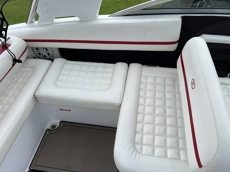 Slide: The Image of Cobalt R5 Surf 2018 - 13