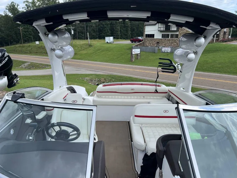 Slide: The Image of Cobalt R5 Surf 2018 - 6