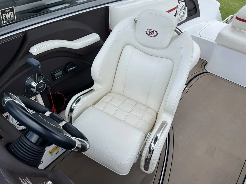 Slide: The Image of Cobalt R5 Surf 2018 - 8