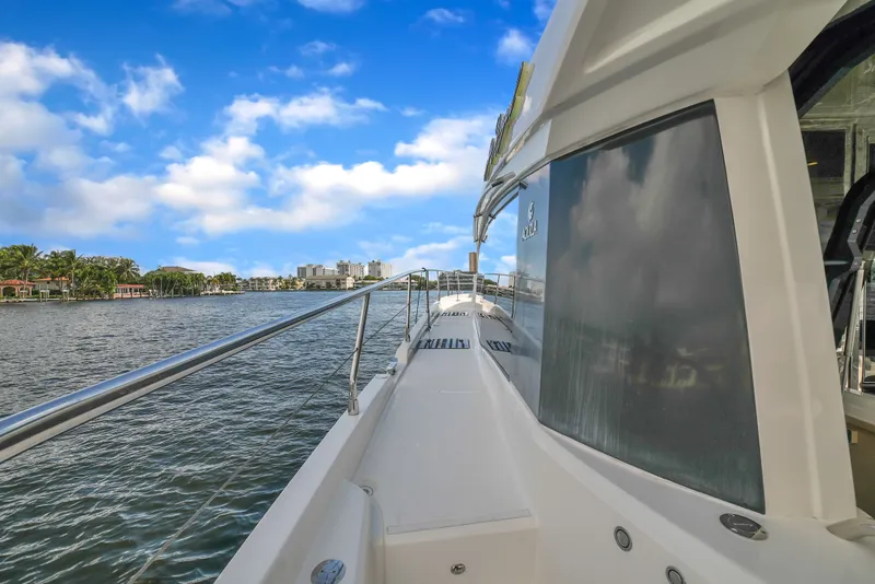 Slide: The Image of Aquila 54 Yacht 2023 - 54