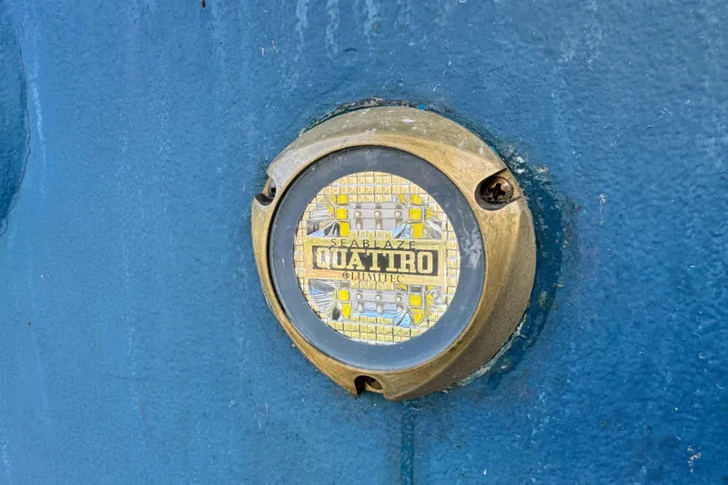 Slide: The Image of Underwater light on 2000 Grand Banks 52 Europa boat, featuring SeaBlaze Quattro branding. - 37