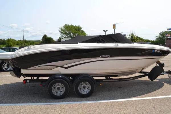 Slide: The Image of Sea Ray 220 BR 2002 - 1