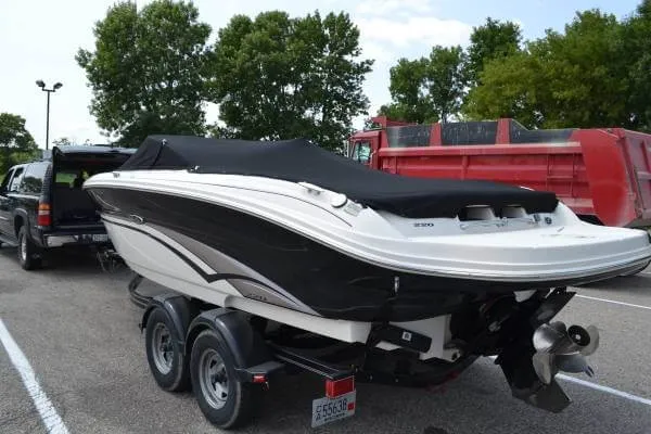 Slide: The Image of Sea Ray 220 BR 2002 - 4