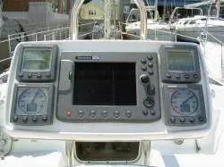 Slide: The Image of Hunter 35.5 Legend 1994 - 4