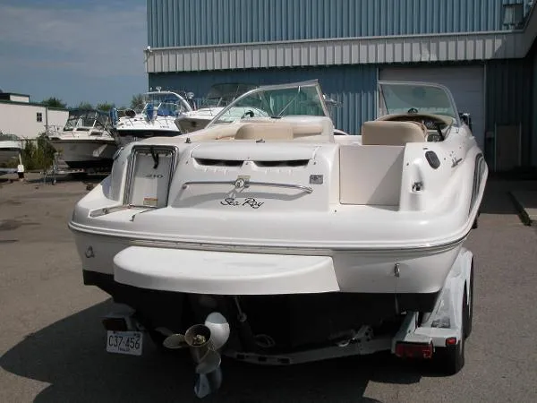 Slide: The Image of Sea Ray 210 Sundeck 2000 - 4