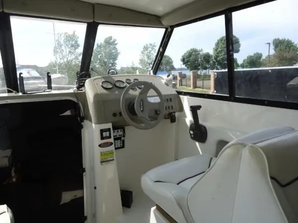 Slide: The Image of Bayliner 2252 Ciera Express Hardtop 1998 - 3