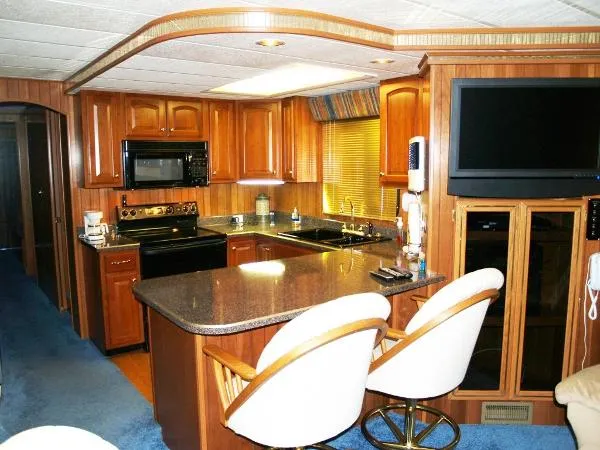 Slide: The Image of MONTICELLO River Yacht 1999 - 10