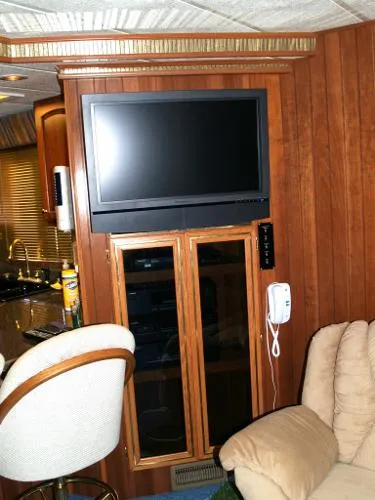 Slide: The Image of MONTICELLO River Yacht 1999 - 7