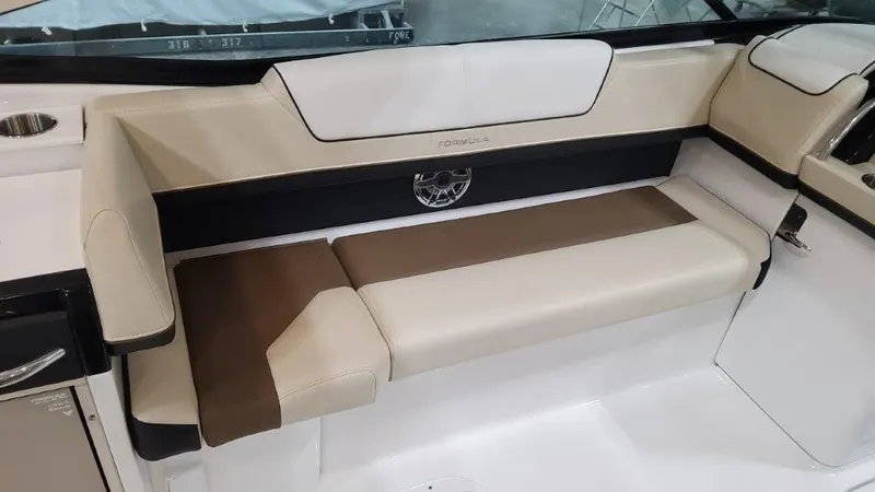 Slide: The Image of 2024 Formula 310 Bowrider 11 - 11