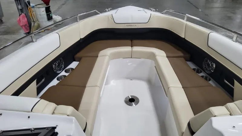 Slide: The Image of 2024 Formula 310 Bowrider 14 - 14