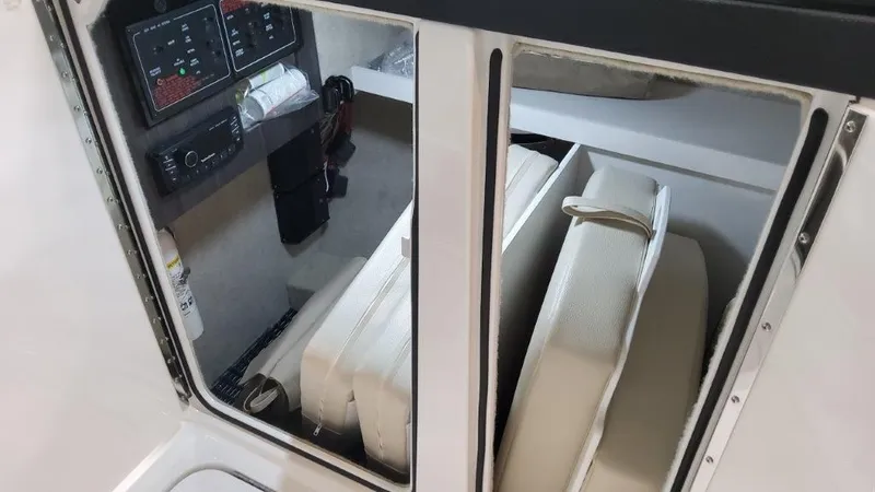 Slide: The Image of 2024 Formula 310 Bowrider 15 - 15