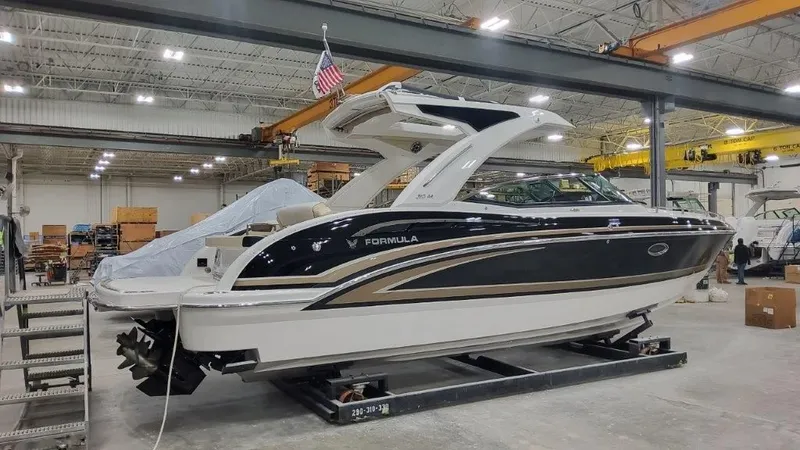 Slide: The Image of 2024 Formula 310 Bowrider 2 - 2