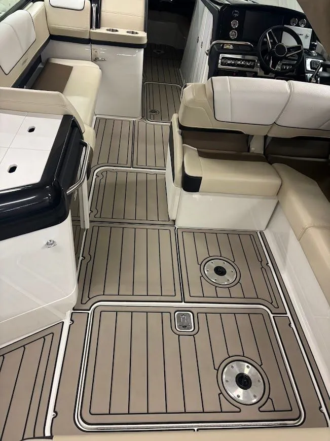 Slide: The Image of 2024 Formula 310 Bowrider 20 - 20