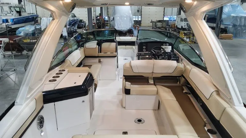 Slide: The Image of 2024 Formula 310 Bowrider 6 - 6