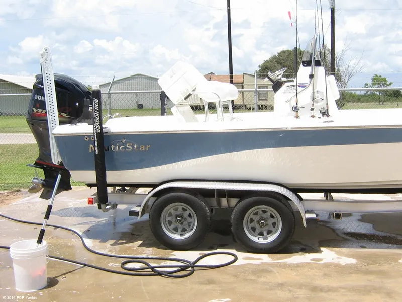 Slide: The Image of NauticStar 2200 TE 2013 - 3