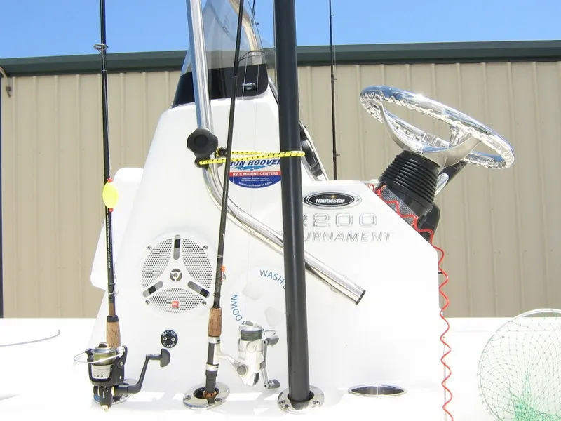 Slide: The Image of NauticStar 2200 TE 2013 - 9