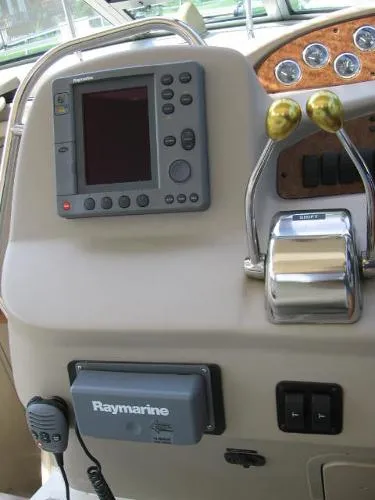 Slide: The Image of Sea Ray 340 Sundancer 2001 - 11