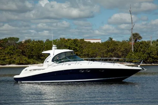 Slide: The Image of Sea Ray 390 Sundancer 2004 - 1