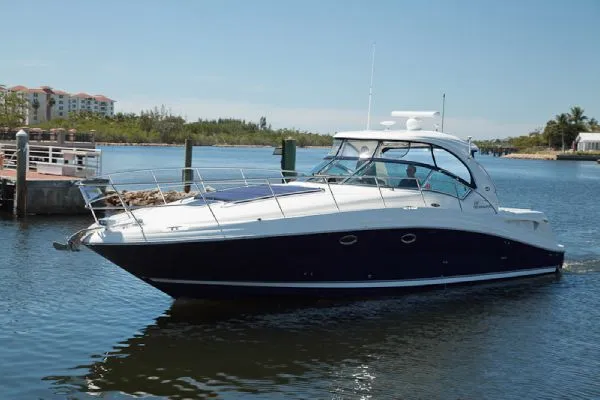 Slide: The Image of Sea Ray 390 Sundancer 2004 - 10