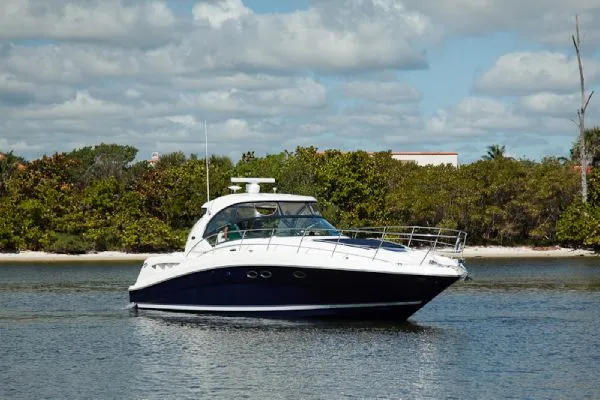 Slide: The Image of Sea Ray 390 Sundancer 2004 - 2