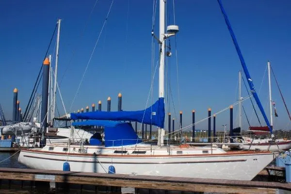 Slide: The Image of Gulfstar 44 Center Cockpit 1981 - 0